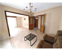 Venta de piso y plaza de garaje situados en en zona centro.