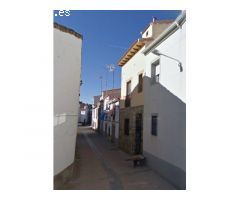 Venta de casa situada en la localidad de Brozas, Cáceres.