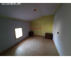 Casa de 2 plantas en la localidad de Santiago del Campo ( Cáceres).