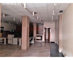 Alquiler de local comercial situado en zona centro.