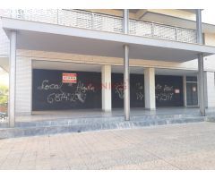 Local a reformar situado en planta de calle.