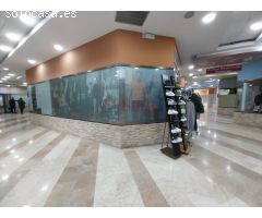 Venta de local comercial situado en la galería comercial de Cánovas.