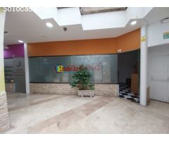 Venta de local comercial situado en la galería comercial de Cánovas.