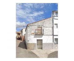 Venta de casa situada en la localidad de Valdefuentes, Cáceres.