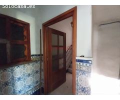 Venta de Edificio en Trujillo, casa solariega, consta de tres plantas, con