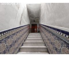 Venta de Edificio en Trujillo, casa solariega, consta de tres plantas, con