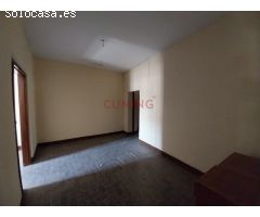 Venta de Edificio en Trujillo, casa solariega, consta de tres plantas, con