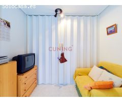 Venta de apartamento en Torrevieja, Alicante, situado en un residencial con
