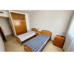 Apartamento de 3 dormitorios, cerca de la playa y del centro de LAmpolla