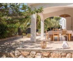 VILLA CON PISCINA PRIVADA A 200M DEL MAR