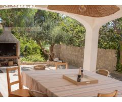 VILLA CON PISCINA PRIVADA A 200M DEL MAR