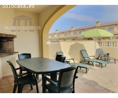 Duplex con piscina comunitaria y garaje privado en Miami Playa