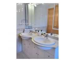 Duplex con piscina comunitaria y garaje privado en Miami Playa