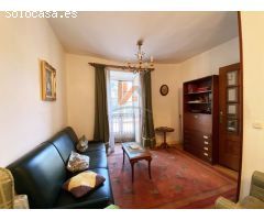 SE VENDE VIVIENDA EN PLENO CASCO HISTÓRICO, PORTA FAXEIRA.