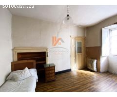 SE VENDE VIVIENDA EN PLENO CASCO HISTÓRICO, PORTA FAXEIRA.