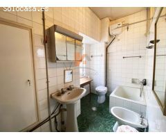 SE VENDE VIVIENDA EN PLENO CASCO HISTÓRICO, PORTA FAXEIRA.