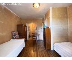 SE VENDE VIVIENDA EN PLENO CASCO HISTÓRICO, PORTA FAXEIRA.