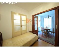SE VENDE PISO A REFORMAR EN PLENO CASCO HISTÓRICO, PORTA FAXEIRA.