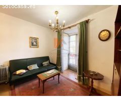 SE VENDE PISO A REFORMAR EN PLENO CASCO HISTÓRICO, PORTA FAXEIRA.