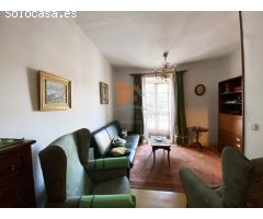 SE VENDE PISO A REFORMAR EN PLENO CASCO HISTÓRICO, PORTA FAXEIRA.
