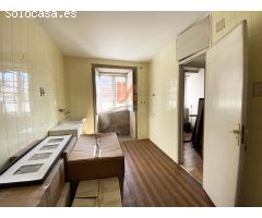 SE VENDE PISO A REFORMAR EN PLENO CASCO HISTÓRICO, PORTA FAXEIRA.