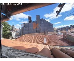 SE VENDE PISO A REFORMAR EN PLENO CASCO HISTÓRICO, PORTA FAXEIRA.