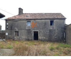 CASA DE PIEDRA CON JARDIN EN LA ZONA NORTE DE SANTIAGO