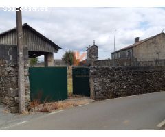 SOLAR EDIFICABLE PARA TRES CHALETS EN LA ZONA NORTE DE SANTIAGO