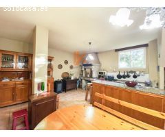 SE VENDE PRECIOSO CHALET EN LA PICARAÑA.