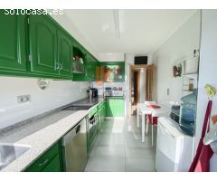 PISO EN VENTA DE TRES HABITACIONES CON PLAZA DE GARAJE Y TRASTERO EN SANTIAGO.
