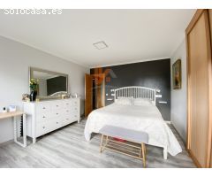 PISO EN VENTA DE TRES HABITACIONES CON PLAZA DE GARAJE Y TRASTERO EN SANTIAGO.