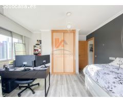 PISO EN VENTA DE TRES HABITACIONES CON PLAZA DE GARAJE Y TRASTERO EN SANTIAGO.