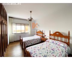 SE VENDE PISO DE TRES HABITACIONES CON GARAJE EN PORTO DO SON.