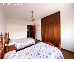 SE VENDE PISO DE TRES HABITACIONES CON GARAJE EN PORTO DO SON.