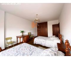 SE VENDE PISO DE TRES HABITACIONES CON GARAJE EN PORTO DO SON.