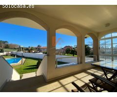 EXCLUSIVO CHALET CON PISCINA EN VENTA EN CACHEIRAS, TEO