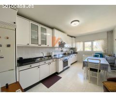 EXCLUSIVO CHALET CON PISCINA EN VENTA EN CACHEIRAS, TEO