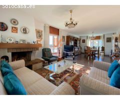 EXCLUSIVO CHALET CON PISCINA EN VENTA EN CACHEIRAS, TEO