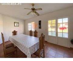 EXCLUSIVO CHALET CON PISCINA EN VENTA EN CACHEIRAS, TEO