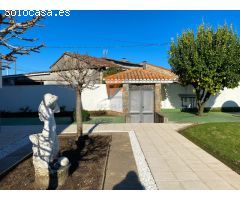 EXCLUSIVO CHALET CON PISCINA EN VENTA EN CACHEIRAS, TEO