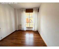 PISO DE 3 HABITACIONES EN PLENO CENTRO DEL MILLADOIRO