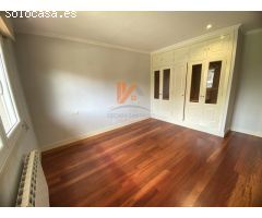 Chalet en Urbanización con piscina