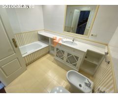 Chalet en Urbanización con piscina