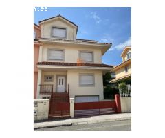 Chalet en Urbanización con piscina