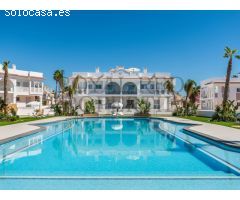 Apartamentos con fantásticas vistas a la piscina.