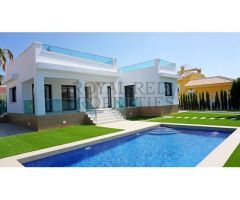 Bonita casa familiar , villa Beatriz