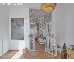 Casa independiente adosada en Venta en Primera línea del Paseo Marítimo de El