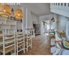 Casa independiente adosada en Venta en Primera línea del Paseo Marítimo de El