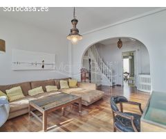 Casa independiente adosada en Venta en Primera línea del Paseo Marítimo de El