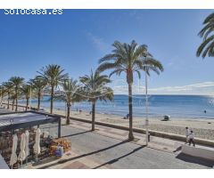 Casa independiente adosada en Venta en Primera línea del Paseo Marítimo de El